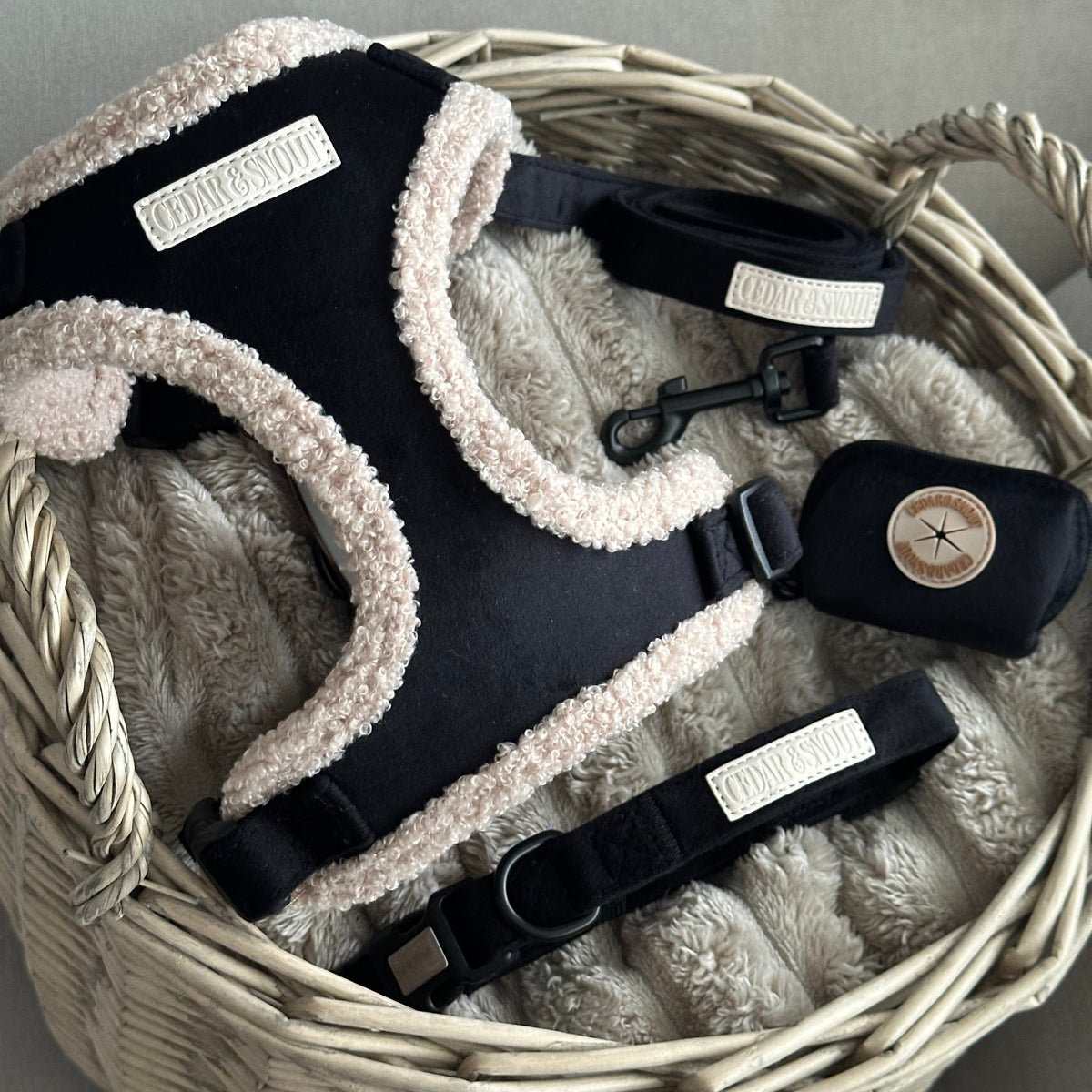 Cabin Onyx - Harness, Collar, Lead & Poop Bag Holder Bundle
